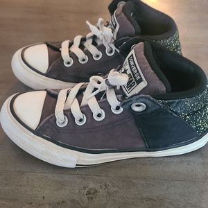 Kids converse